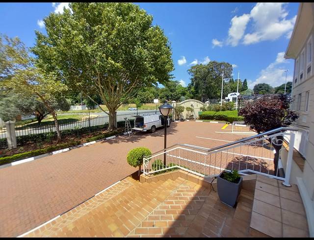 2,415M² OFFICE TO LET IN BRYANSTON